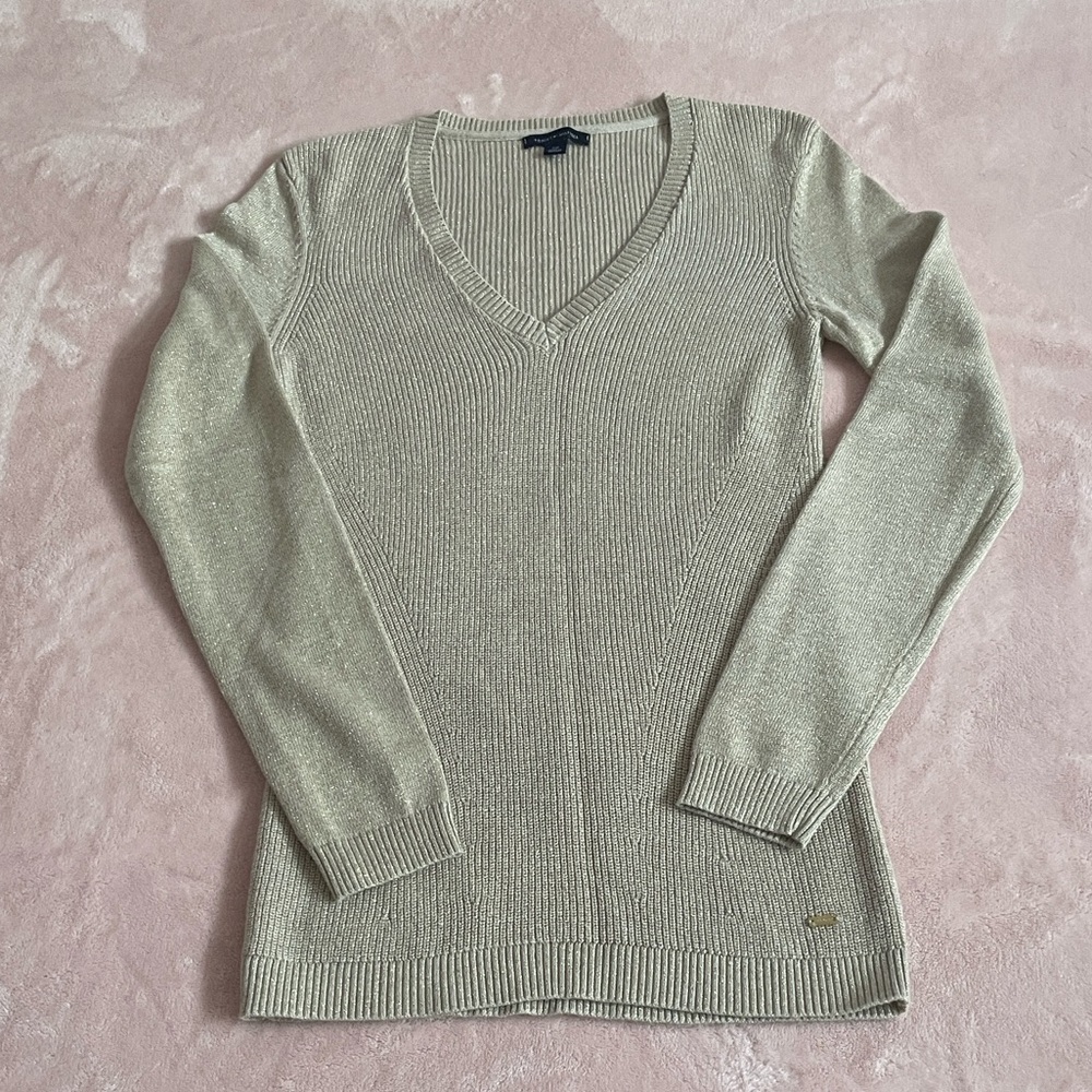 ✨✨Tommy Hilfiger Gold V-Neck Sweater Size S - Picture 6 of 9